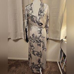 California Dynasty Floral Print Long Sleeve Robe Silky Romantic Vintage